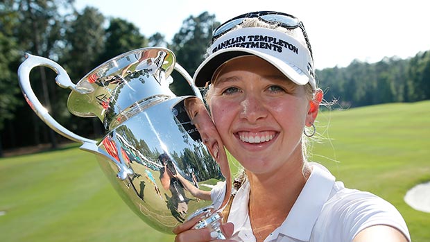 Jessica Korda takes a selfie of herself on the 18th green after winning the Airbus LPGA Classic presented by JTBC