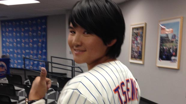 Yani Tseng Throws First Pitch for the NY Mets