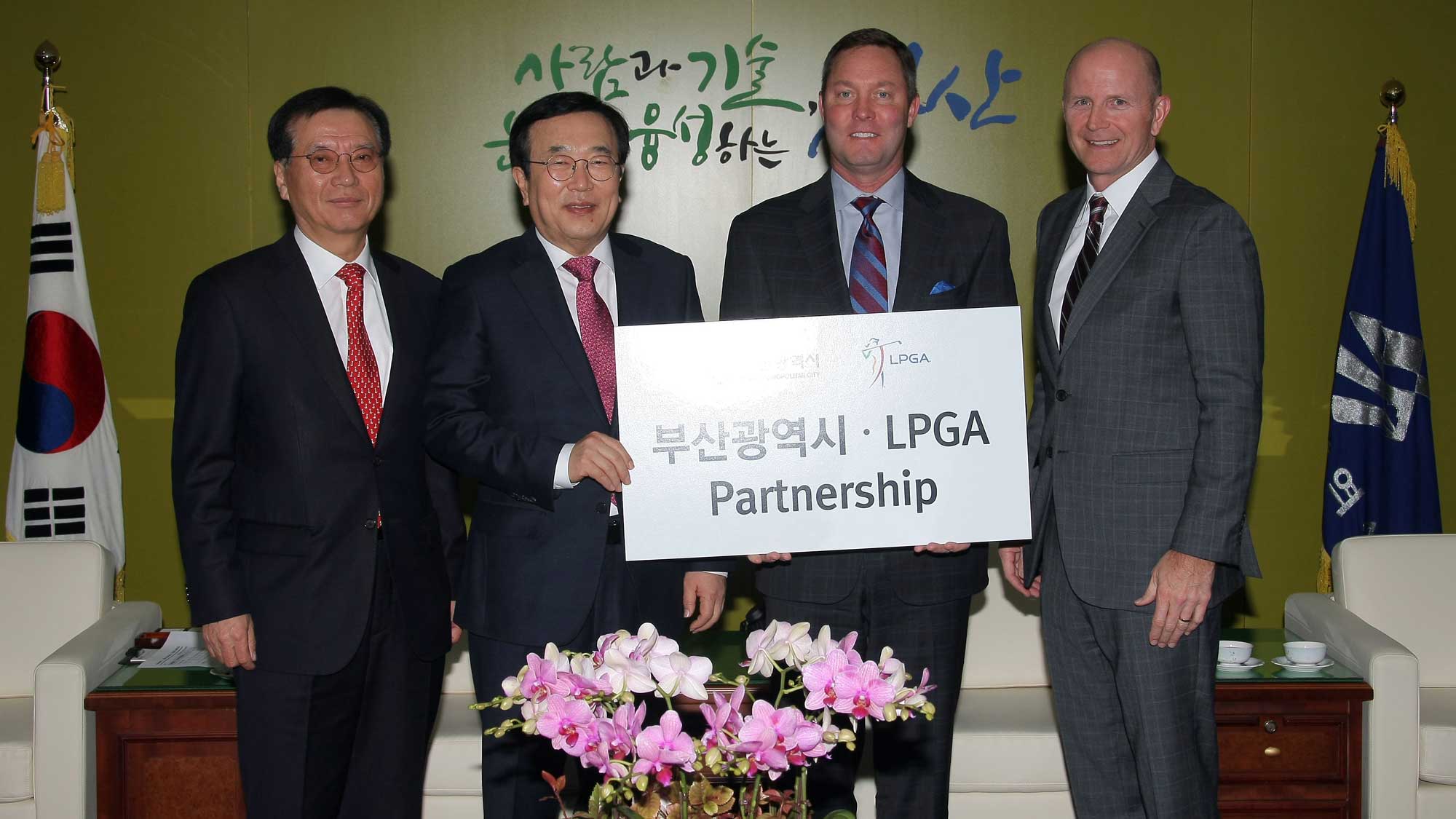 Asiad CC CEO Gu Young So, Busan Metropolitan City Mayor Suh Byung Soo, LPGA Commissioner Mike Whan, LPGA COO Jon Podany