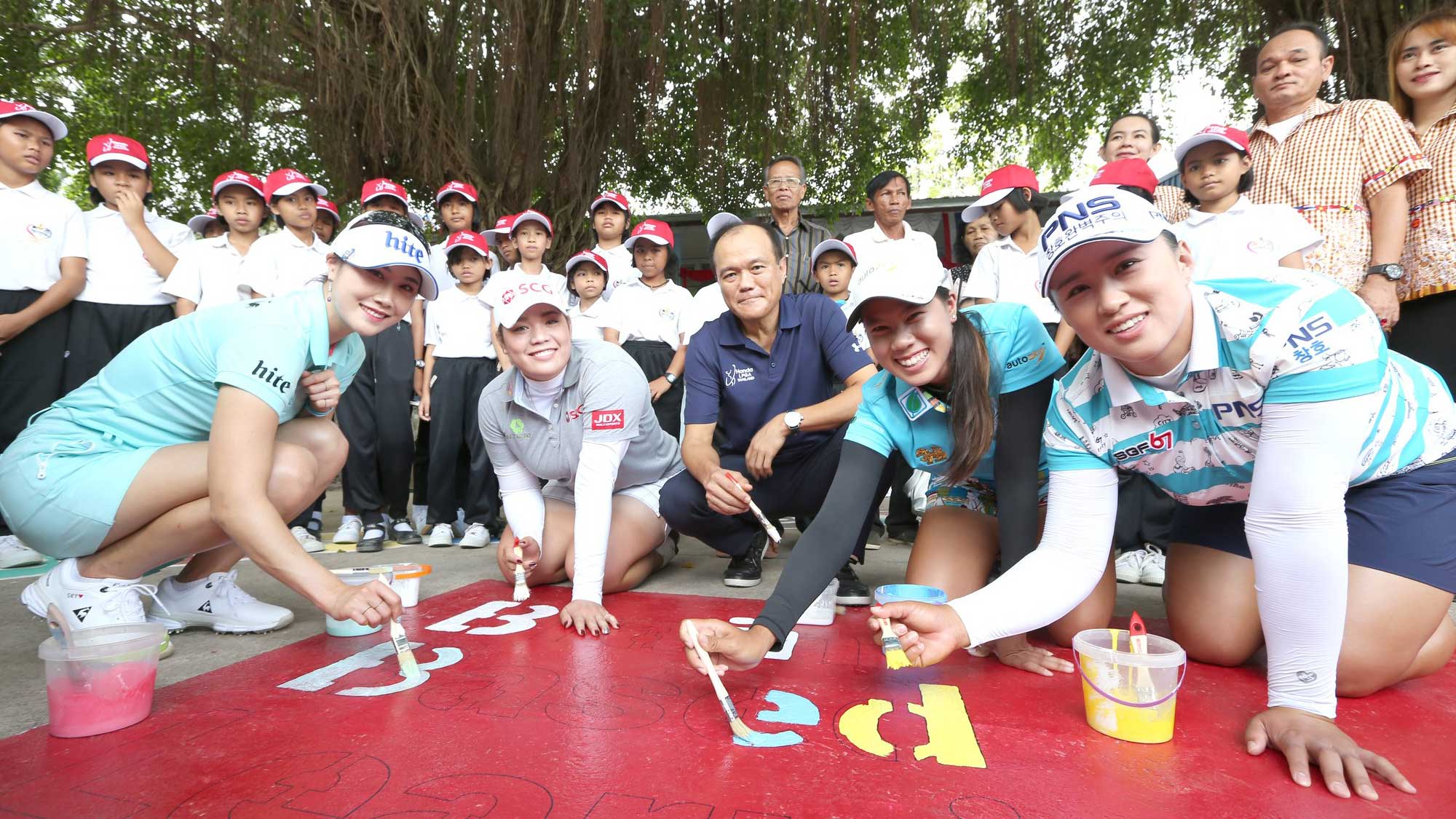 Ariya Jutanugarn Spends Time with Kids in Thailand