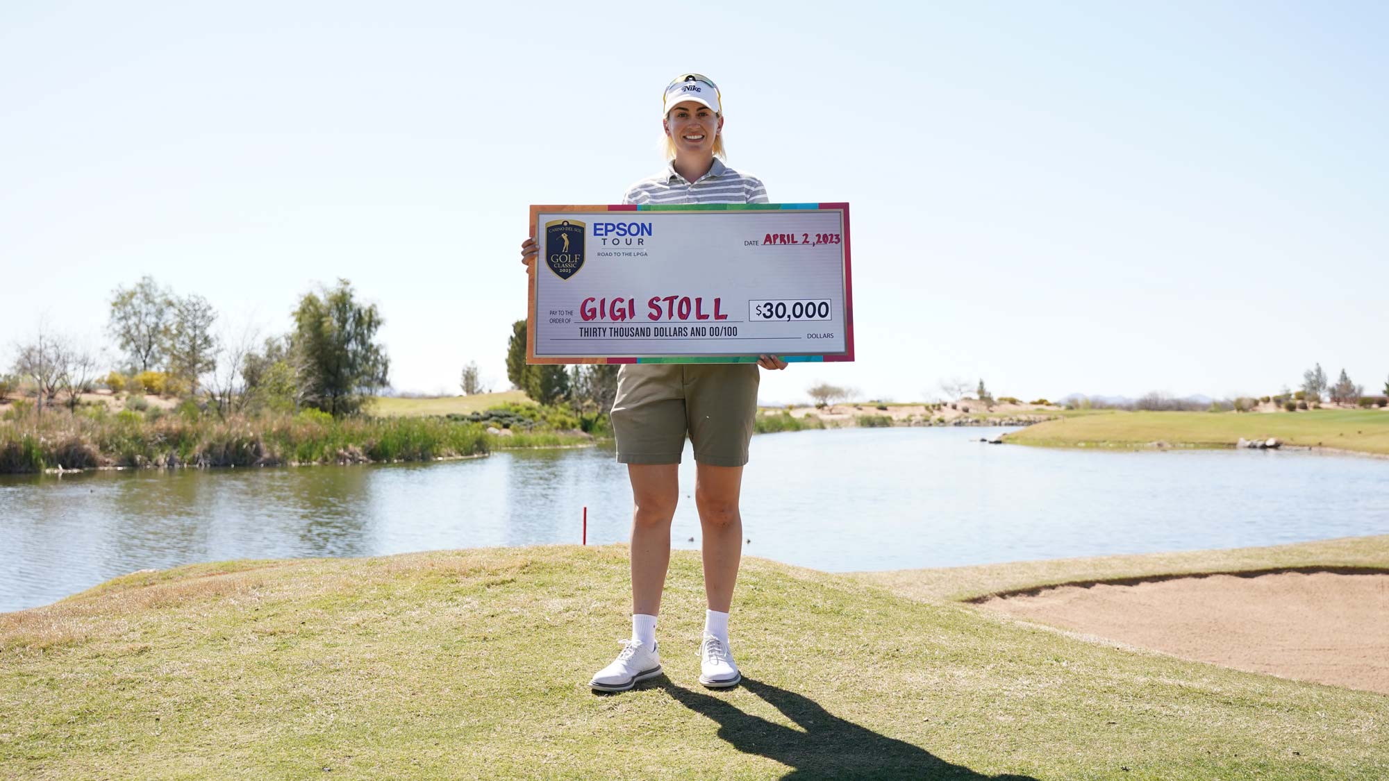 et23_casino-del-sol_rd4_stoll_gigi_trophy.jpg