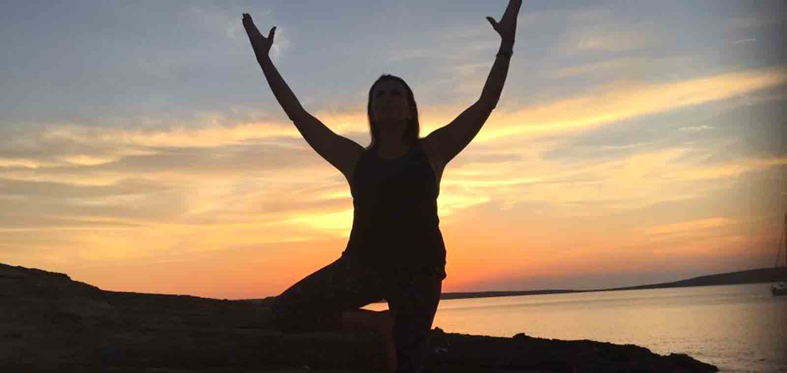 emma_yoga_1600x760.jpg