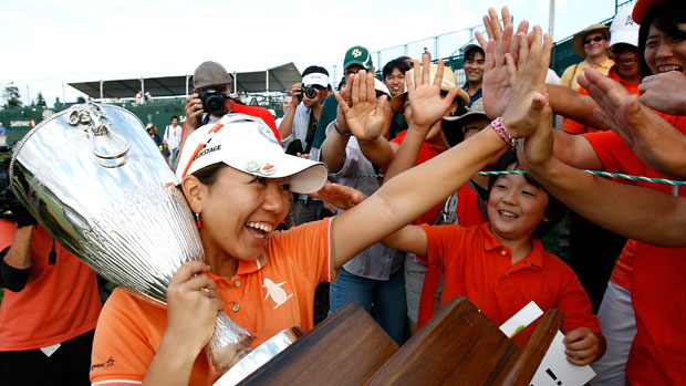 Mika Miyazato wins the Safeway Classic