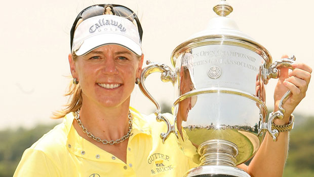 Annika Sorenstam with winner's trophy 2006