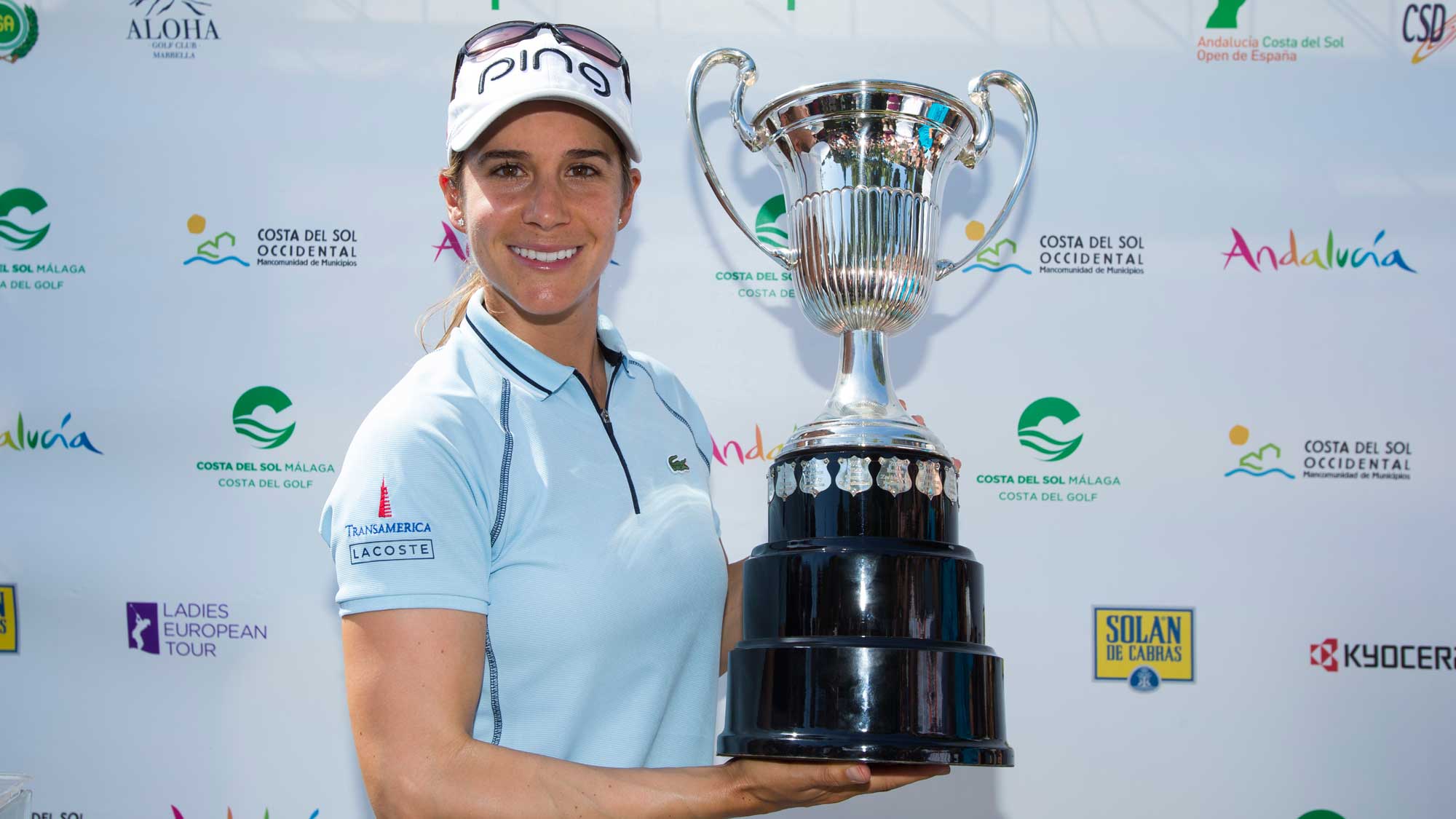 azahara-munoz-with-trophy_2000x1125.jpg
