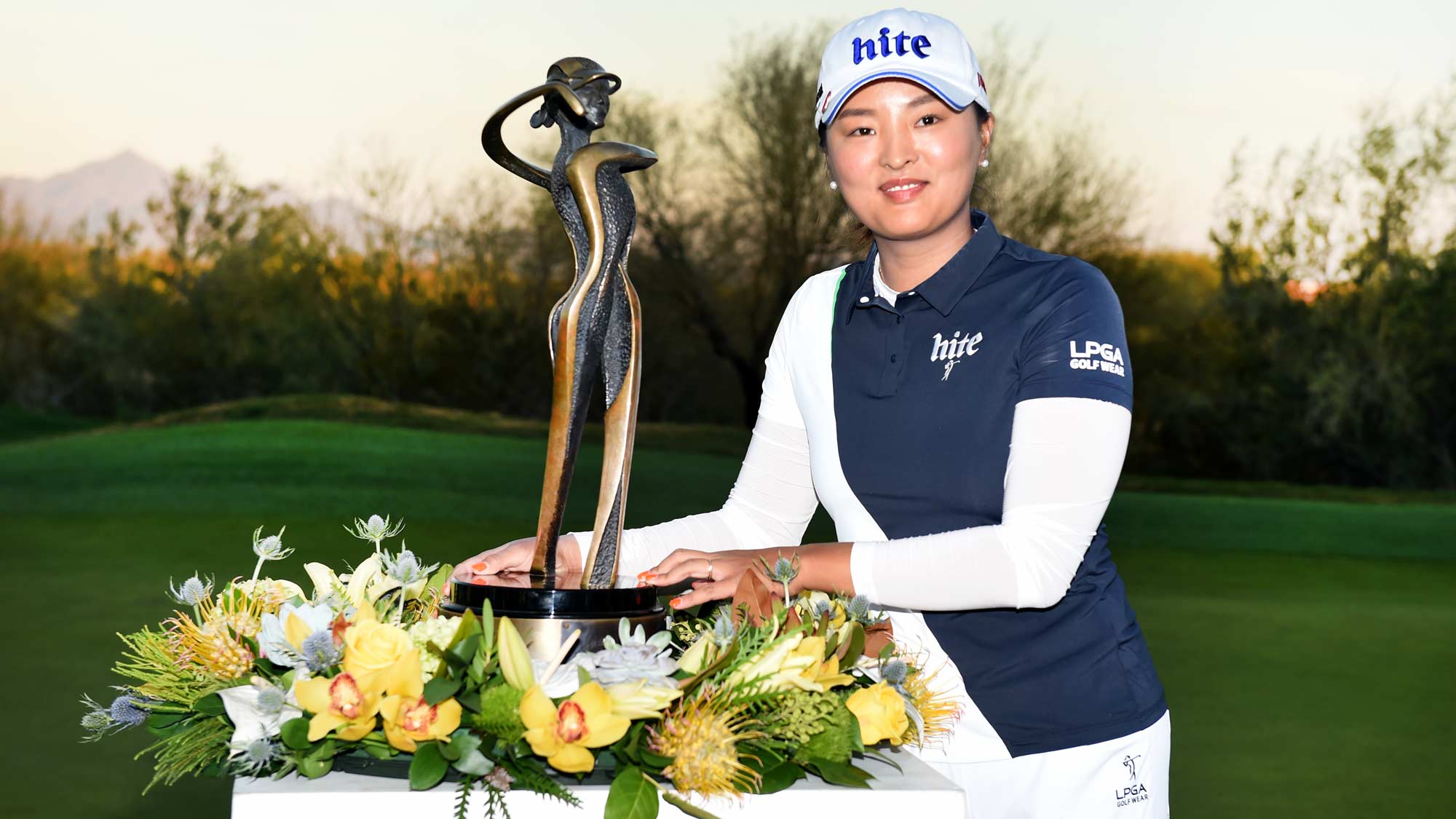 jin-young-ko-trophy-moves-of-the-week.jpg