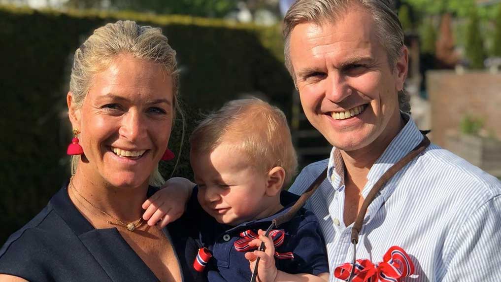 Résultat de recherche d'images pour "suzann pettersen and little herman photos"
