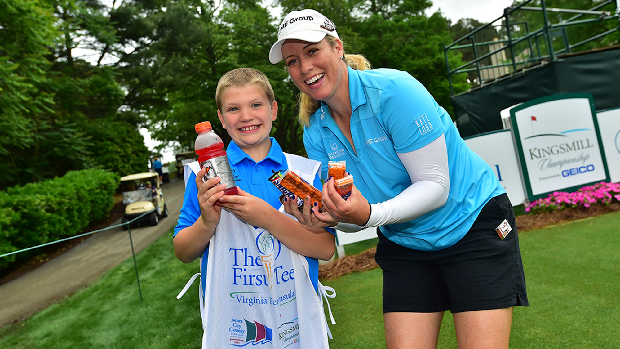 Brittany Lincicome with a Young Fan at the Kingsmill Championship