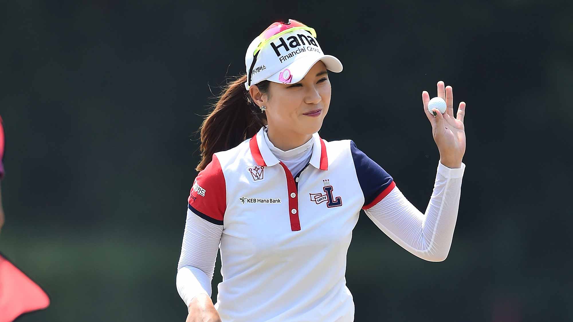 Hee Young Park of South Korea acknowledges the fan during day four of the 2016 Honda LPGA Thailand at Siam Country Club