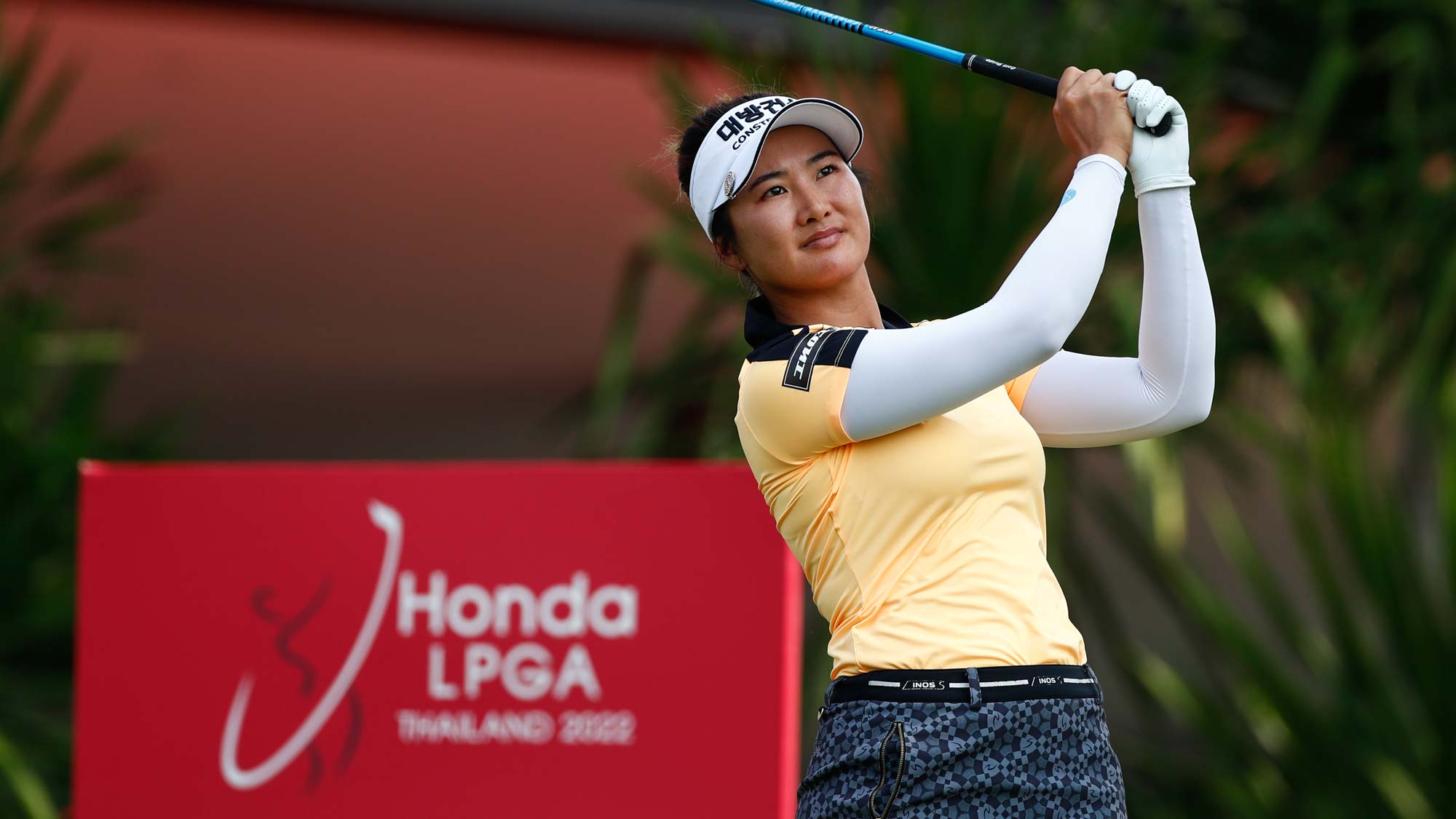 Su Oh of Australia tees off on the 1st hole during the second round of Honda LPGA Thailand 