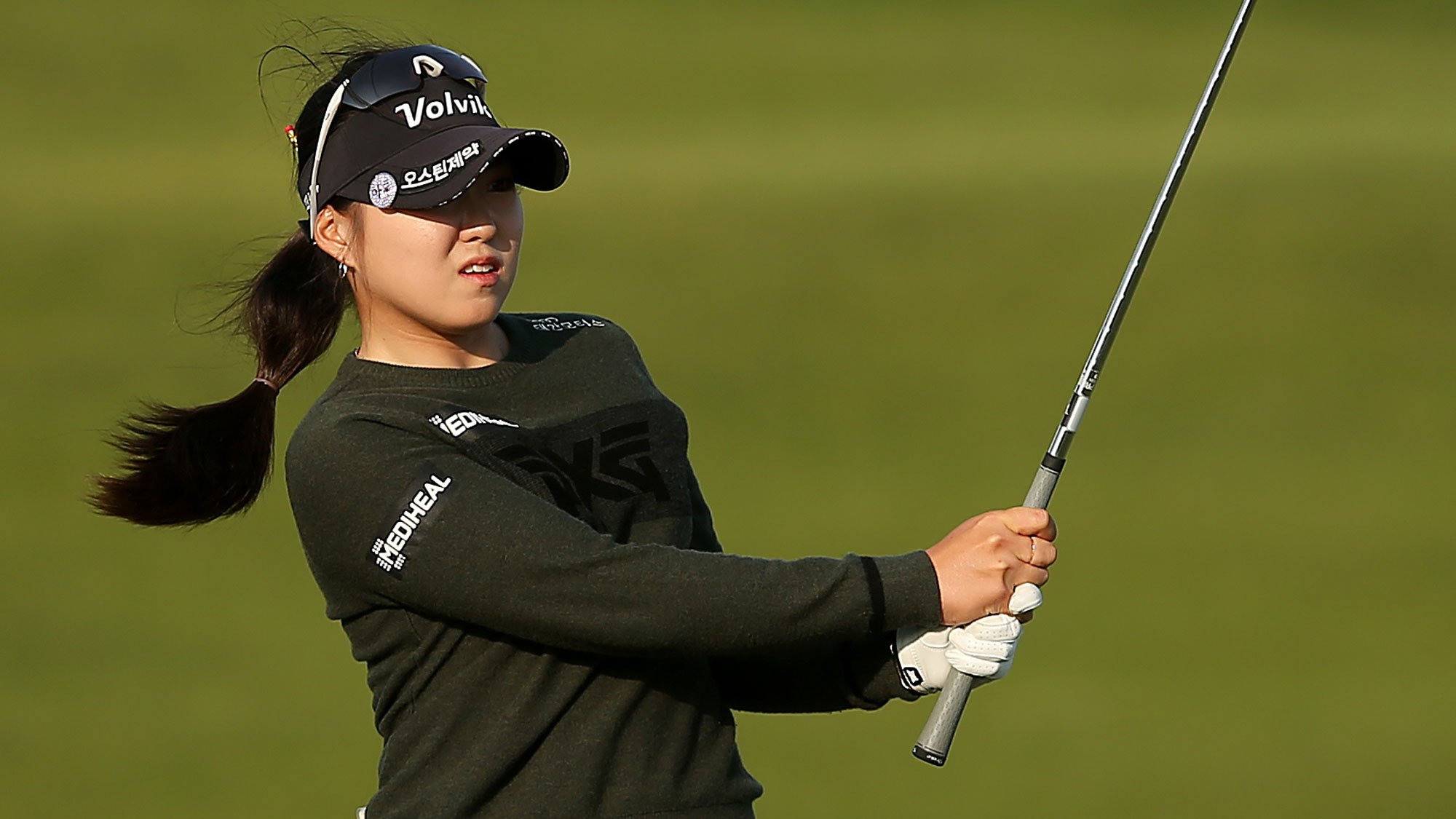 Ayean Cho hits a shot at the iSPS Handa Vic Open