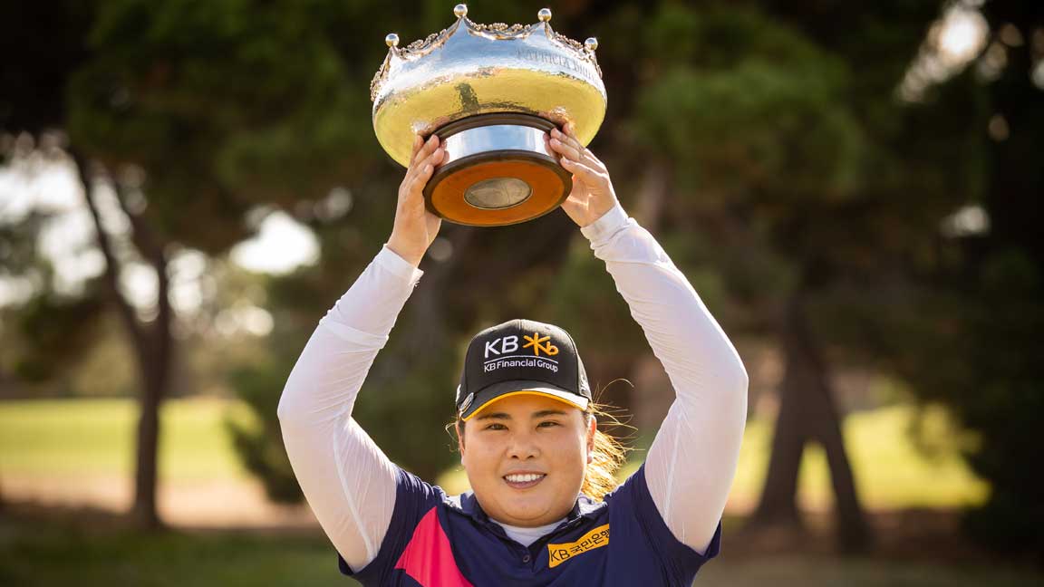 Inbee Park holds winner's trophy at the 2020 ISPS Handa Women's Australian Open