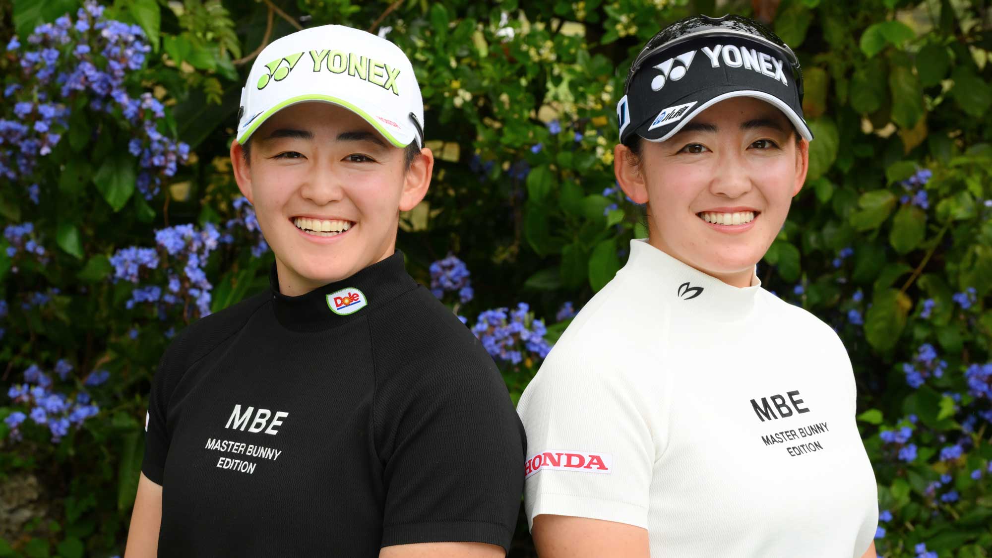 Akie Iwai (L) and Chisato Iwai (R)
